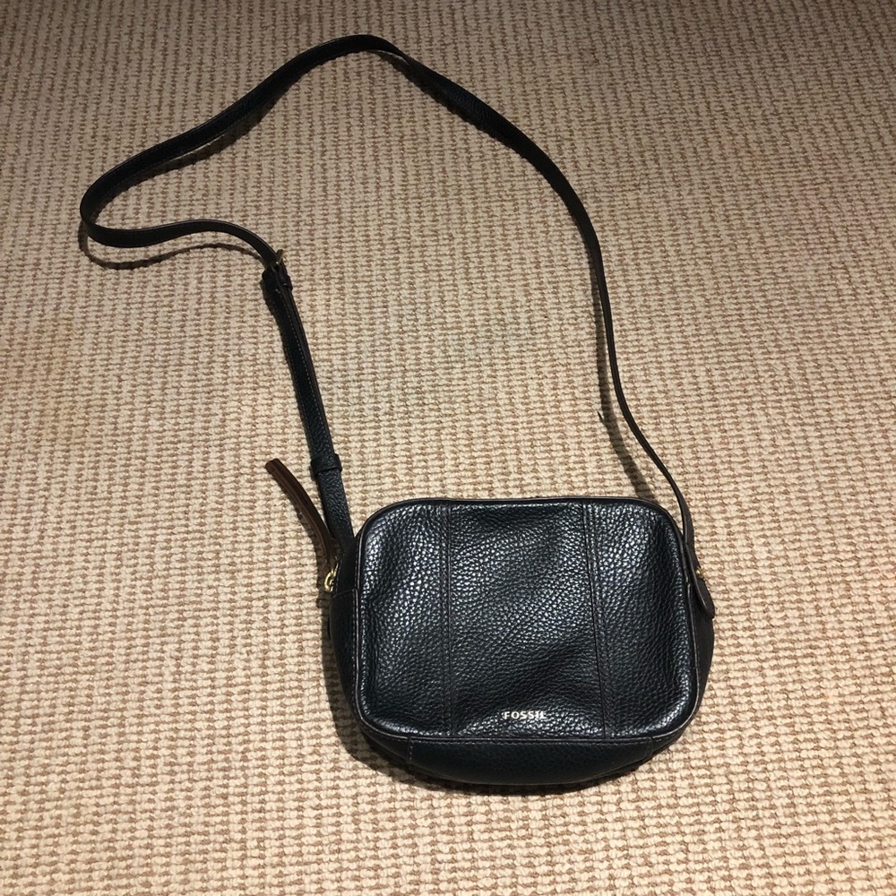 Staple black purse!